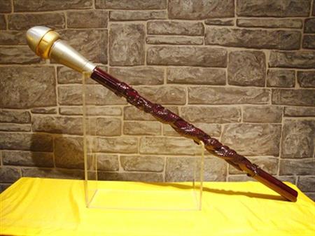 2002年，紅古軒一舉當(dāng)選全國九運(yùn)會(huì)圣火把桿設(shè)計(jì)與制作權(quán)